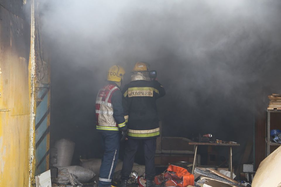 Foto /FOTO/ Un autoservis din Chișinău a fost cuprins de flăcări 2 22.01.2022