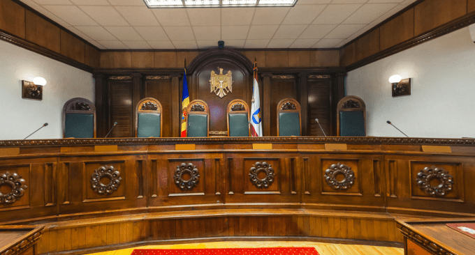 Judecătorii constituționali nu vor putea fi trași la răspundere