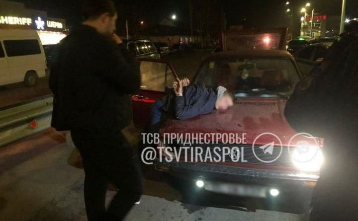 Foto Doi minori, reținuți în Transnistria după ce au furat o maşină din Bălţi 7 29.01.2022