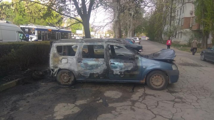 Foto В Кишиневе сгорели два автомобиля 3 22.01.2022