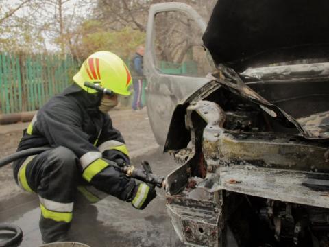/VIDEO/ Tot mai multe automobile sunt cuprinse de flăcări în orașul Bălți