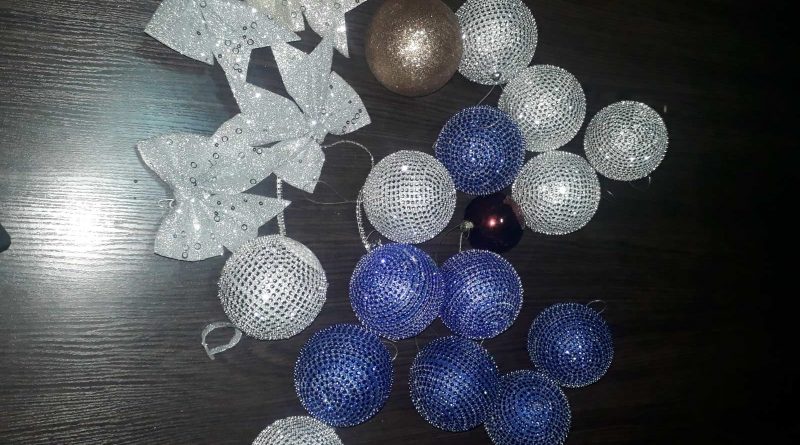 Un bărbat din raionul Florești a furat mai multe jucării de pe bradul din Chișinău