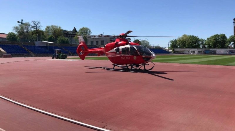 /VIDEO/ Intervenție SMURD la Edineț. Tânăr de 21 ani transportat cu elicopterul la Chișinău