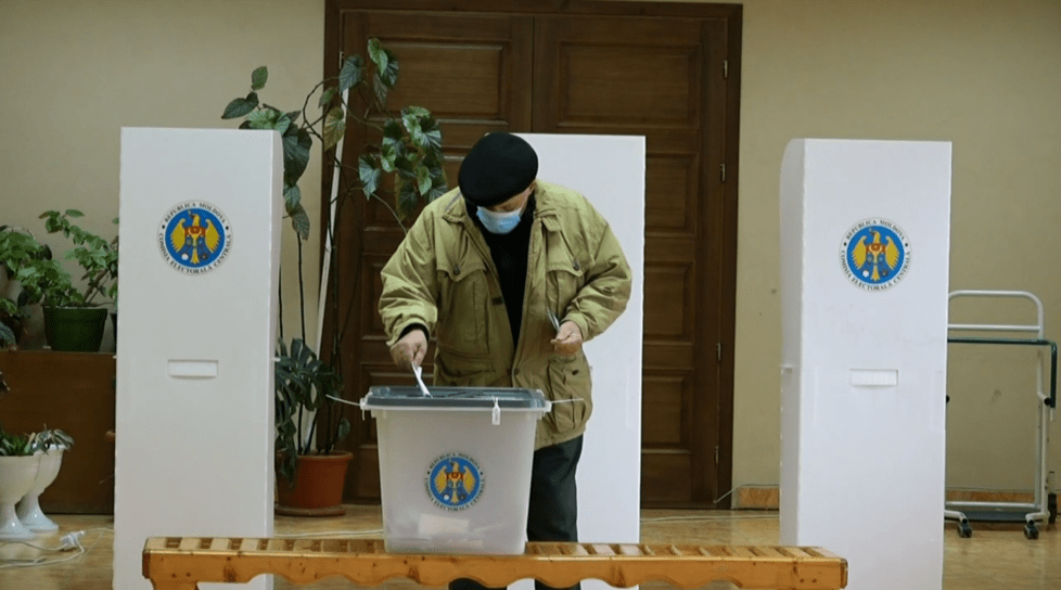 Foto /ВИДЕО/ В городе Купчинь Единецкого района избирательный процесс проходит гладко. Чего местные жители хотят от нового мэра 1 22.01.2022