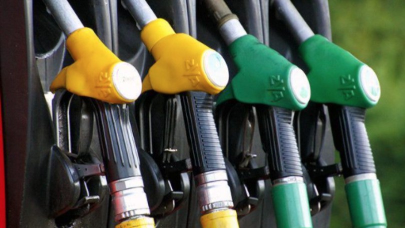 Prețul carburanților rămâne neschimbat pentru ziua de mâine