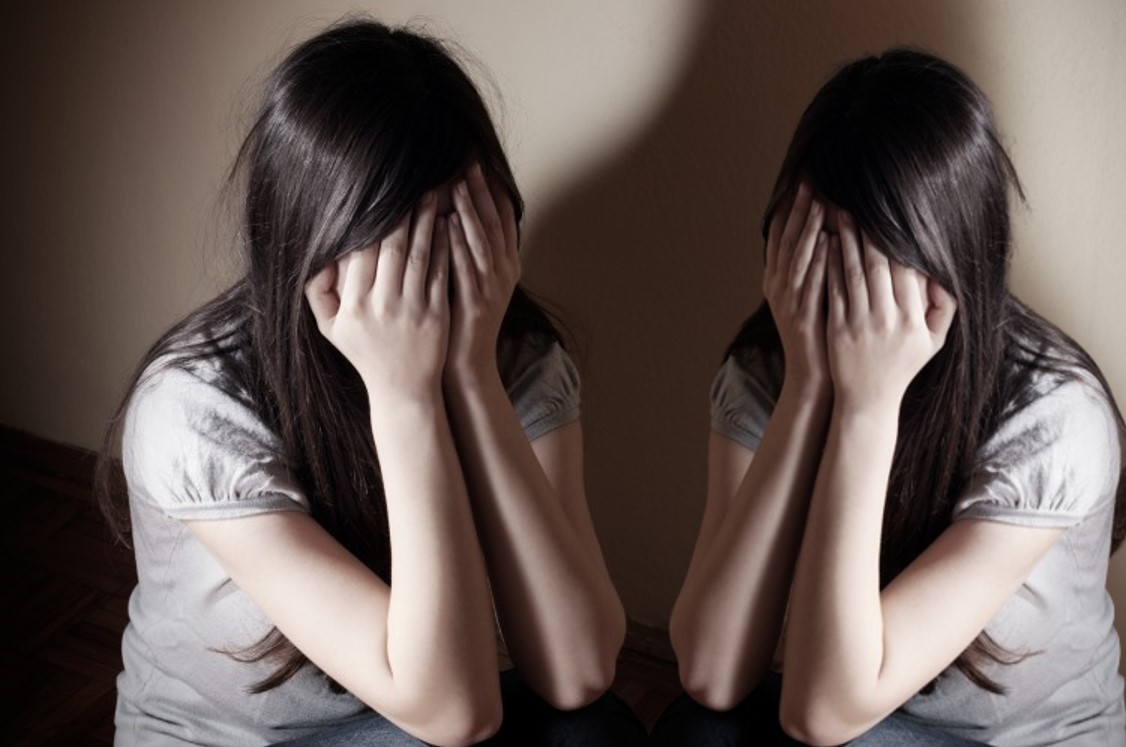 Două surori minore din raionul Cahul, șantajate și abuzate sexual de un bărbat de 27 de ani