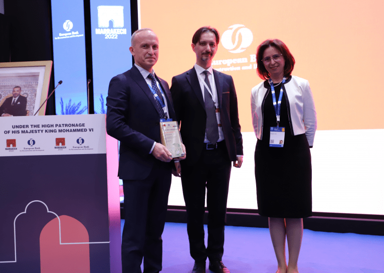 /FOTO/ Furnizorul de căldură din Bălți, premiat cu aur la Adunarea Anuală a Consiliului Guvernatorilor BERD