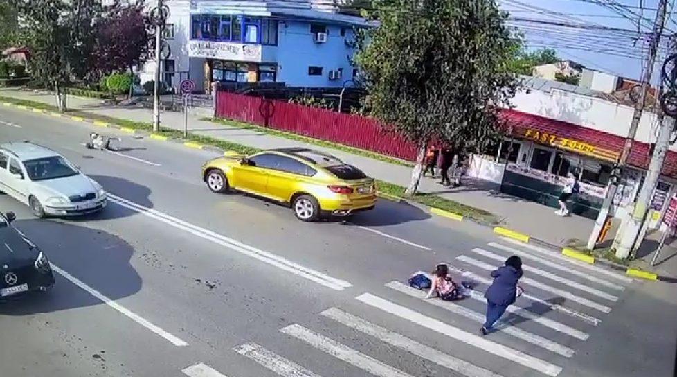 /VIDEO/ Două minore lovite din plin, chiar în timp traversau strada. Momentul impactului