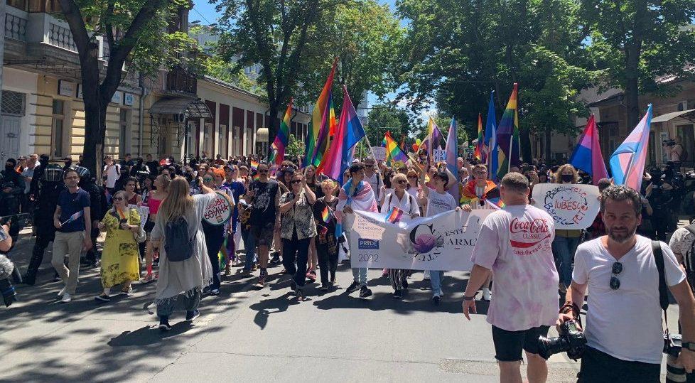 /FOTO/ Șase deputați din PAS au participat la marșul din Chișinău, organizat de comunitatea LGBT