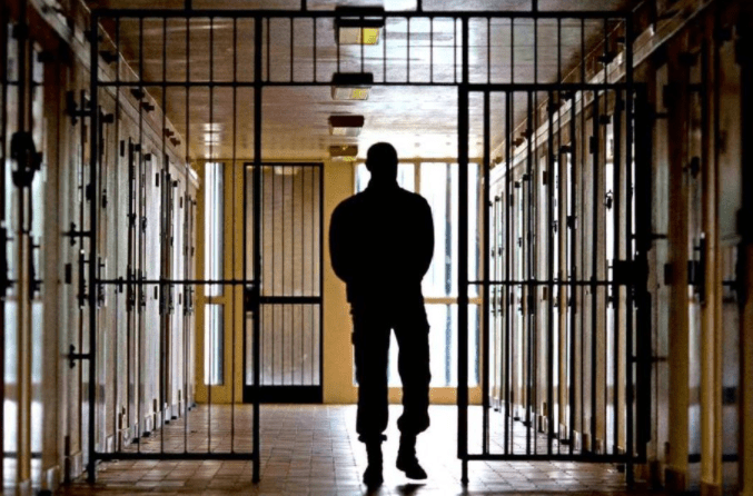 /ВИДЕО/ В пяти тюрьмах Молдовы прошли обыски: 7 человек обвиняются в шантаже заключенного и вымогательстве 280 тысяч леев