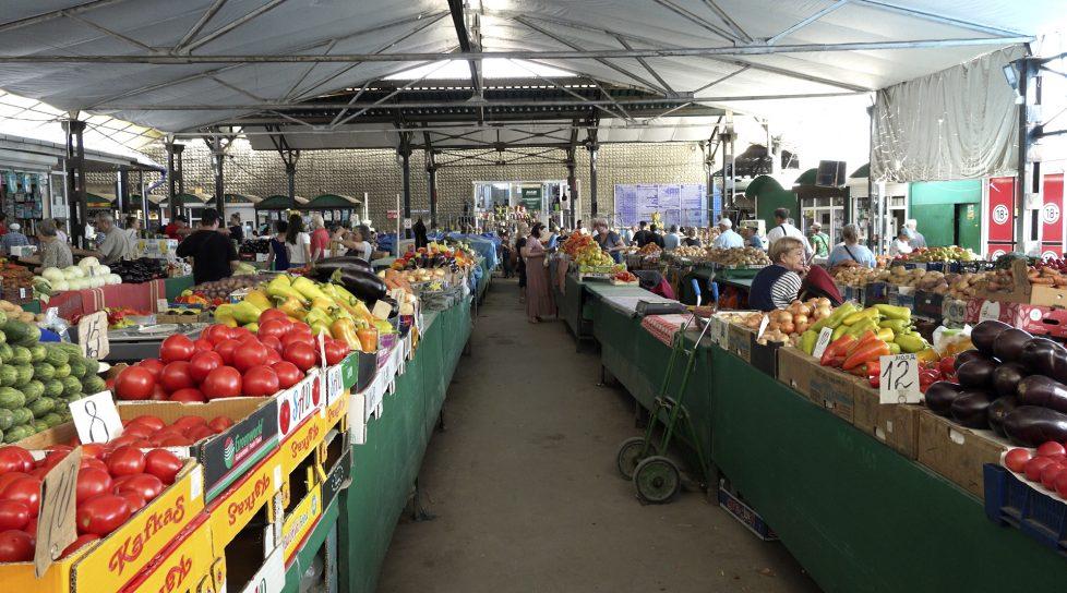 /VIDEO/ Prețurile mari la legume îi țin pe bălțeni departe de piață. Cu cât s-a scumpit morcovul, gogoșarii și ceapa